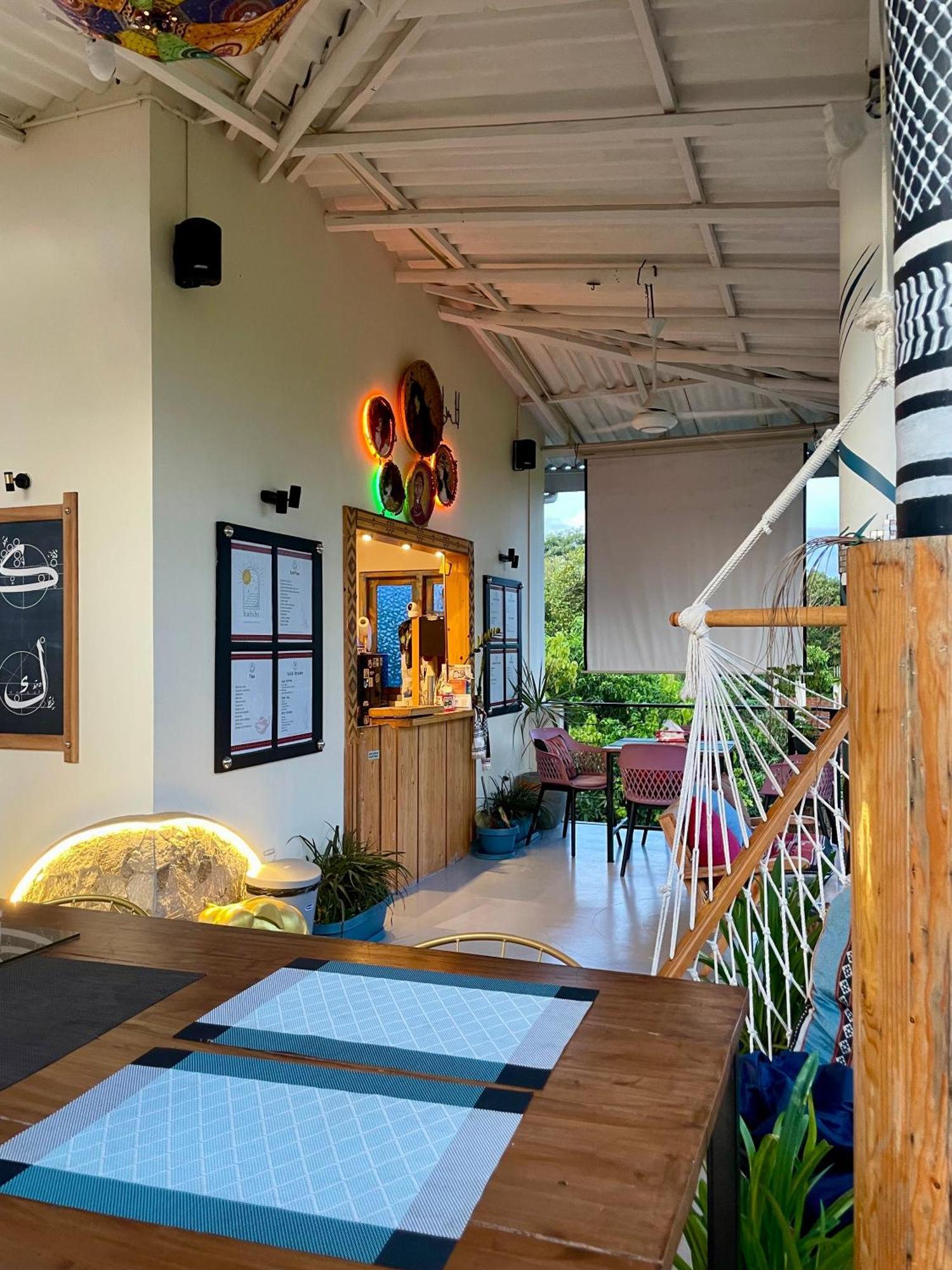 Habibi Hostel & Restaurant Unawatuna Exterior photo